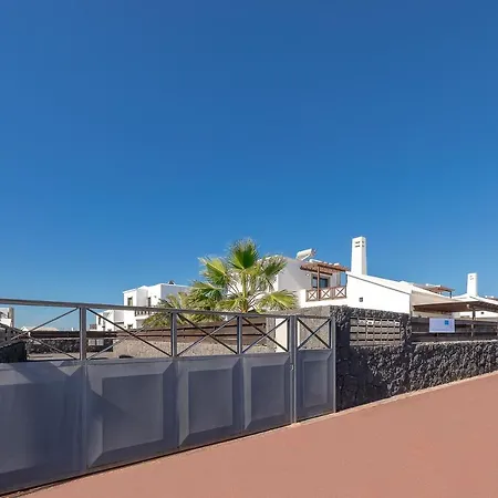 Ereza Villas Camelot * بلايا بلانكا