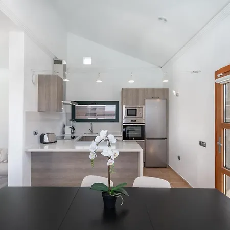 Ereza Villas Camelot *