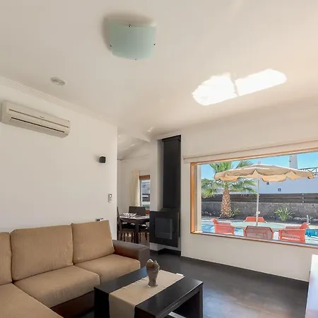 Ereza Villas Camelot *